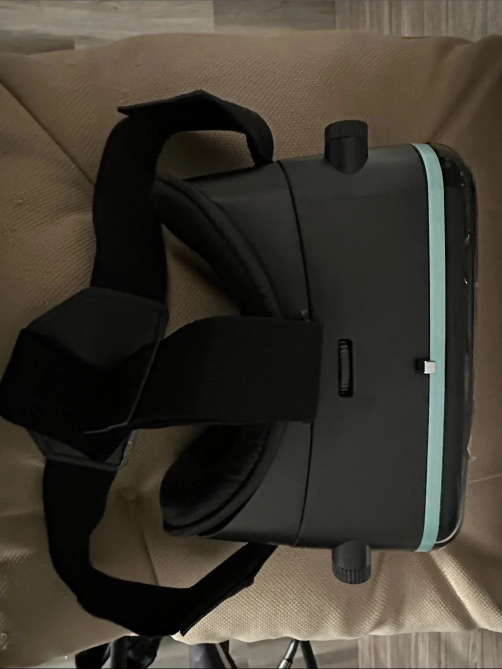 Utopia 360 VR Headset with Remote - Black and Teal
